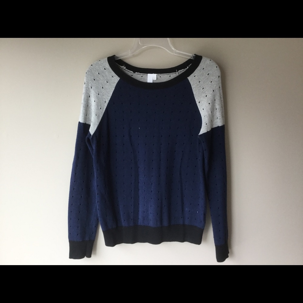 Nice sweater by SI-IAE